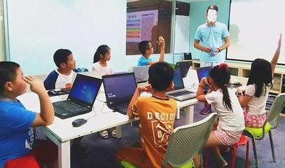 哈工大學(xué)子投身教育科技，以技術(shù)開發(fā)引領(lǐng)未來教育變革